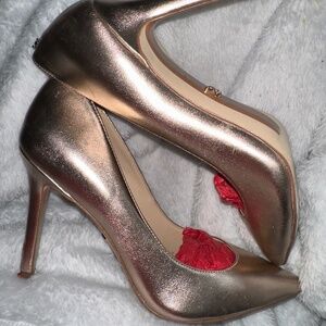 Sam Edelman Hazel Rose Gold Pump- Size 4